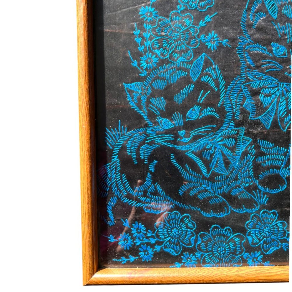 Vtg 1970s Embroidered Kittens Wall Art Framed Blue Crewel Stitch Black Fabric - Picture 3 of 14